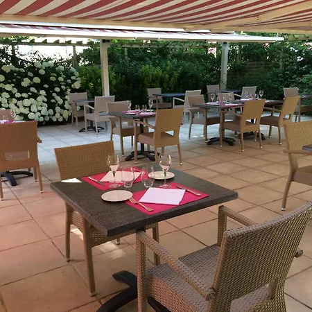 Logis Bienvenue ホテル 3*