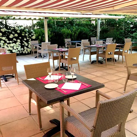 Logis Bienvenue ホテル 3*