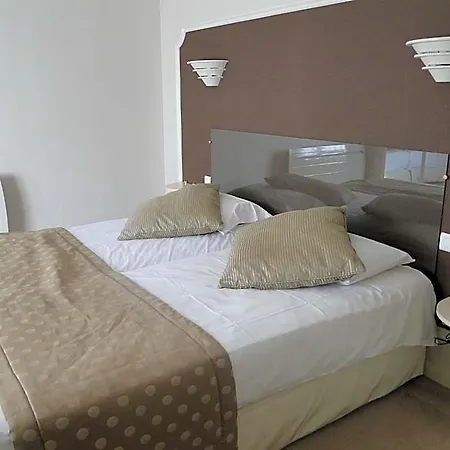Logis Bienvenue Hotel 3*