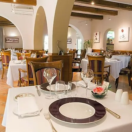 Logis Bienvenue Hotel Doué-la-Fontaine